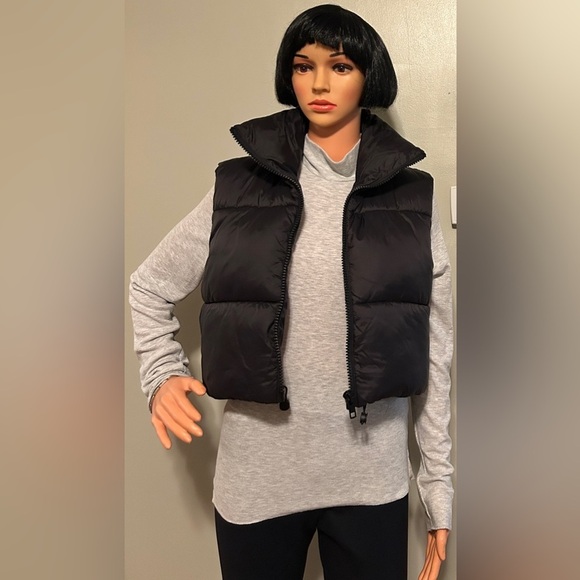 FUINLOTH Jackets & Blazers - Fuinloth Women's Padded Puffer Vest Zip
Crop-Size M